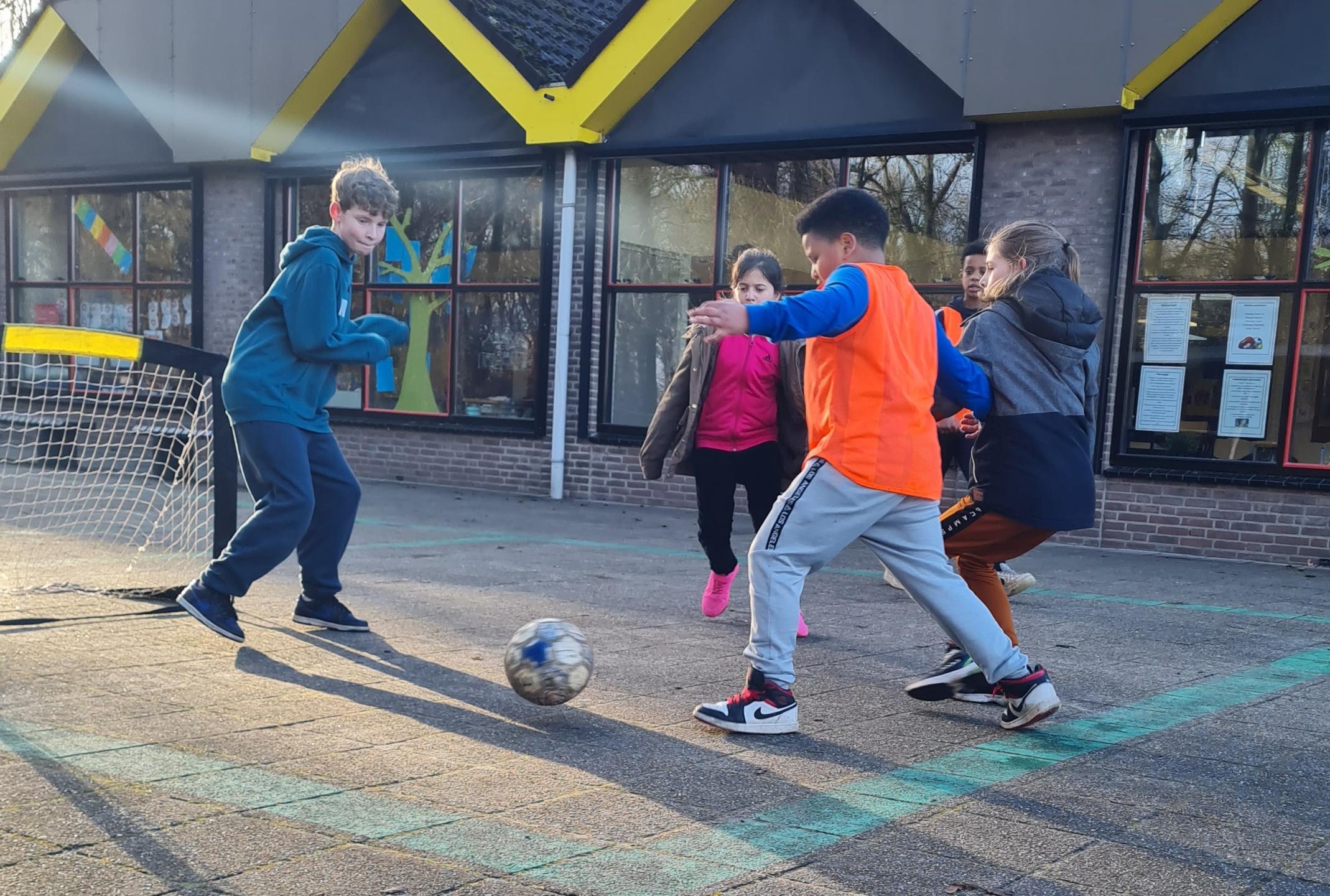 Voetbalclinics zijn in Terneuzen, Hulst, Zeeuws-Vlaanderen en Zeeland