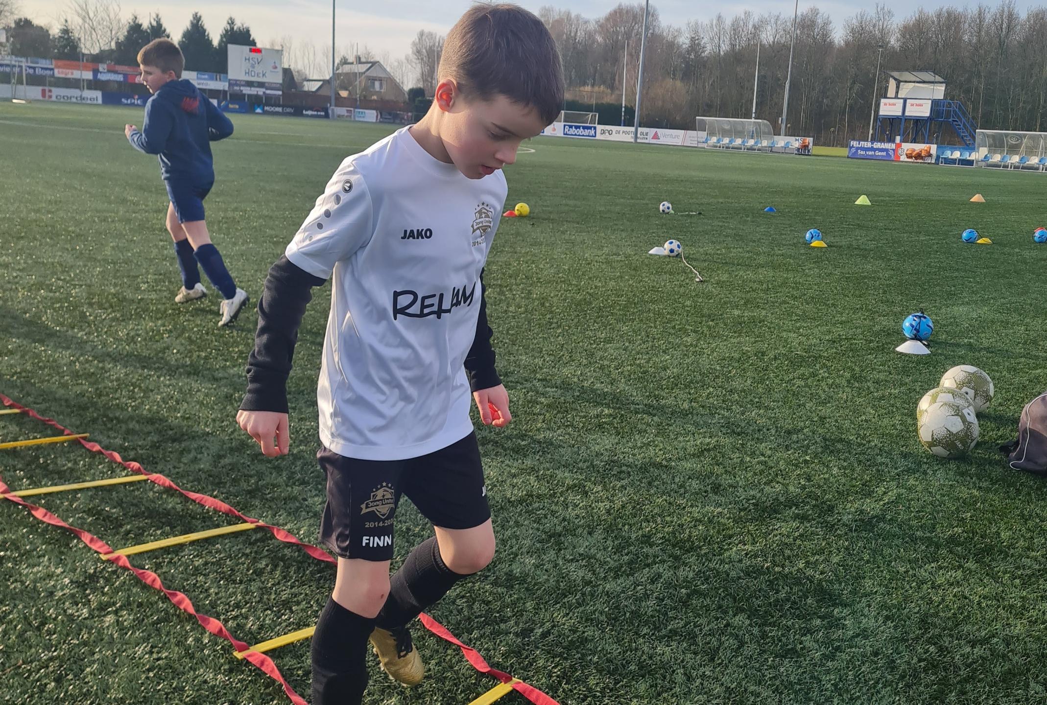 Dit is een individuele voetbaltraining in Zeeland